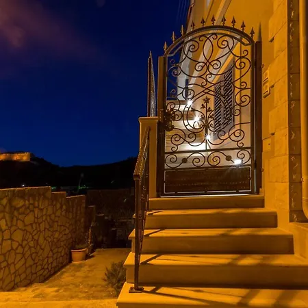 Appartement Capitis In The Centre Two Units- With A Private Pool & Balcony With Spectacular View-no Pool *