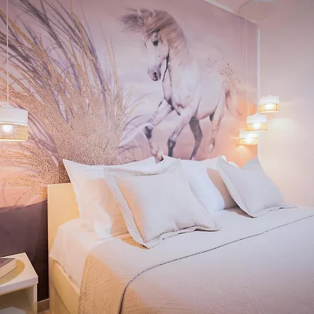 Capitis In The Centre Two Units- With A Private Pool & Balcony With Spectacular View-no Pool