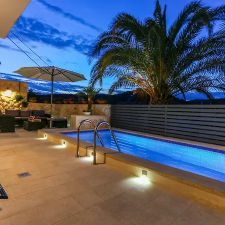 Capitis In The Centre - Private Pool & Balcony With Spectacular View-no Pool