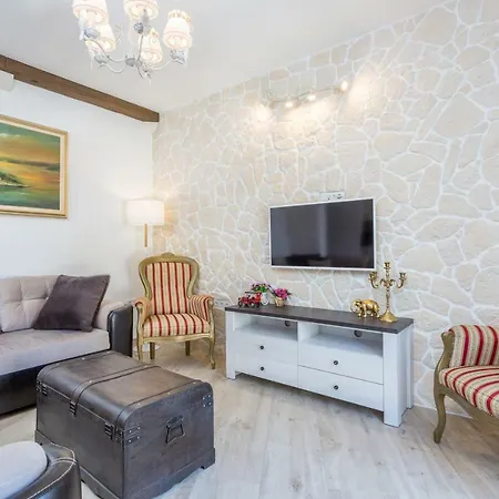 Capitis In The Centre - Private Pool & Balcony With Spectacular View-no Pool *