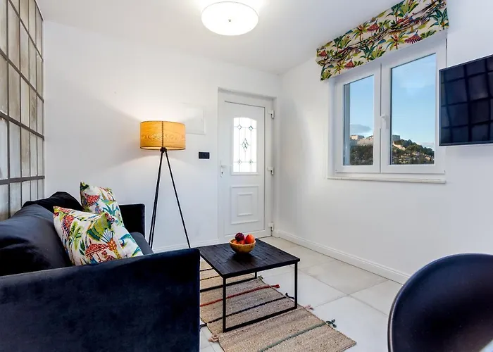 Capitis In The Centre - Private Pool & Balcony With Spectacular View-no Pool