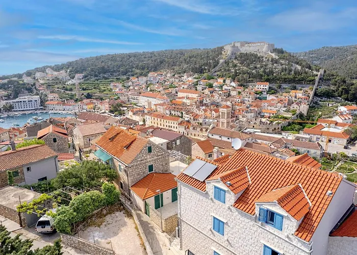 Capitis In The Centre - Private Pool & Balcony With Spectacular View-no Pool