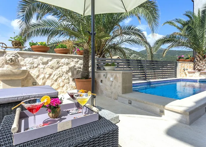 Capitis In The Centre - Private Pool & Balcony With Spectacular View-no Pool