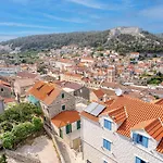 Capitis In The Centre - Private Pool & Balcony With Spectacular View-no Pool