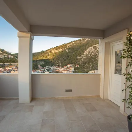 Villa Capitis In The Centre - Private Pool Villa & Balcony Apartment With Spectacular View-No Pool Apartamento *