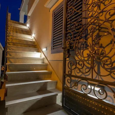 Villa Capitis In The Centre - Private Pool Villa & Balcony Apartment With Spectacular View-No Pool Hvar Town