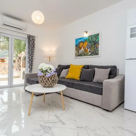 Villa Capitis In The Centre - Private Pool Villa & Balcony Apartment With Spectacular View-No Pool * Hvar Town