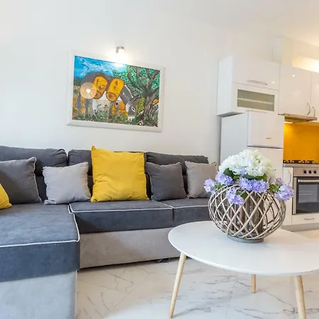 Capitis In The Centre - Private Pool & Balcony With Spectacular View-no Pool