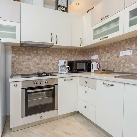 Villa Capitis In The Centre - Private Pool Villa & Balcony Apartment With Spectacular View-No Pool *