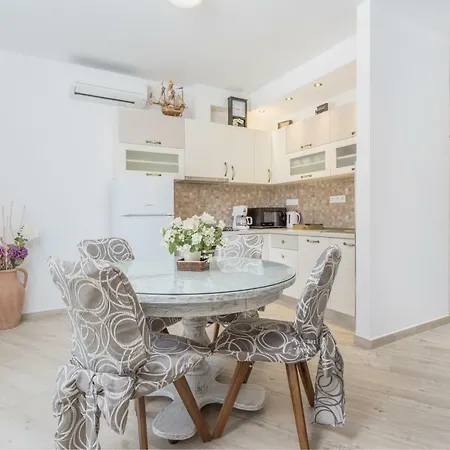 Villa Capitis In The Centre - Private Pool Villa & Balcony Apartment With Spectacular View-No Pool Hvar Town