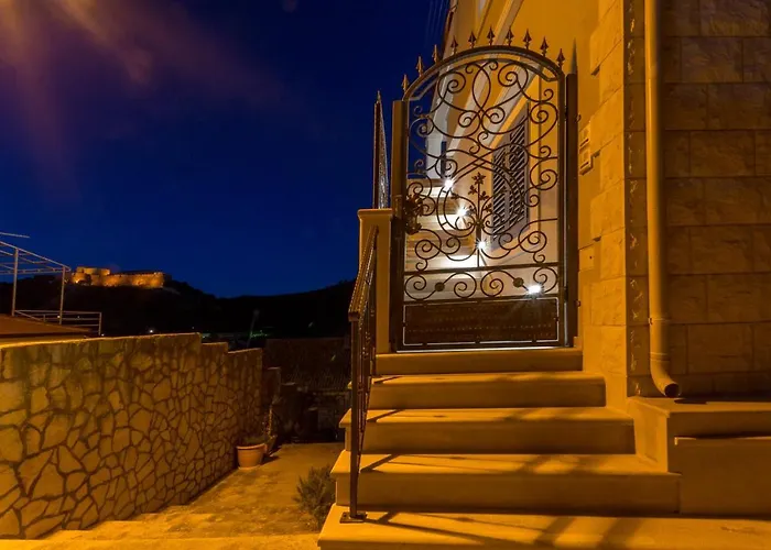 Appartement Capitis In The Centre - Private Pool & Balcony With Spectacular View-no Pool *