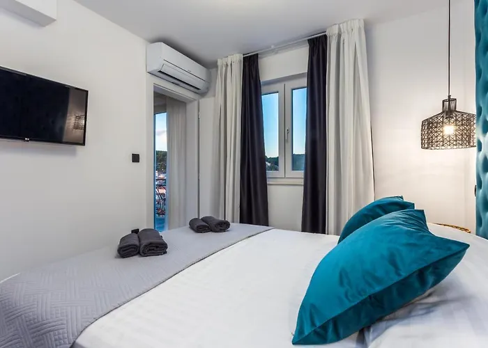 Capitis In The Centre - Private Pool & Balcony With Spectacular View-no Pool * Hvar Town