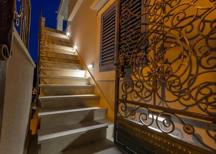 Capitis In The Centre - Private Pool & Balcony With Spectacular View-no Pool Hvar Town