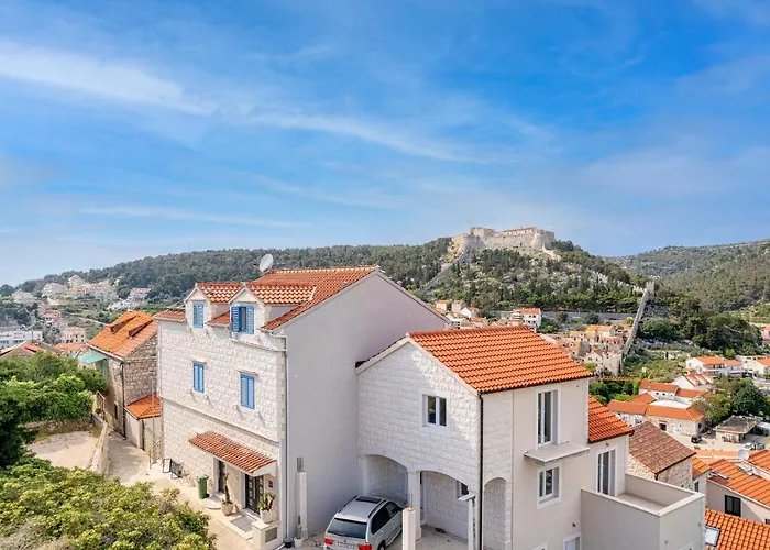 Capitis In The Centre - Private Pool & Balcony With Spectacular View-no Pool