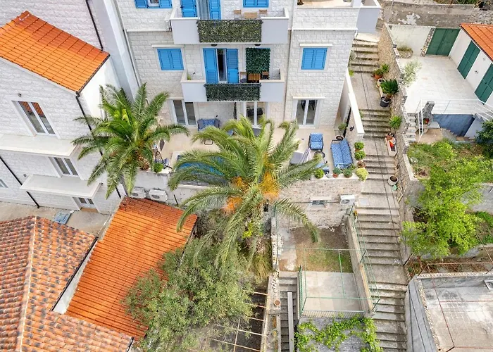 Capitis In The Centre - Private Pool & Balcony With Spectacular View-no Pool