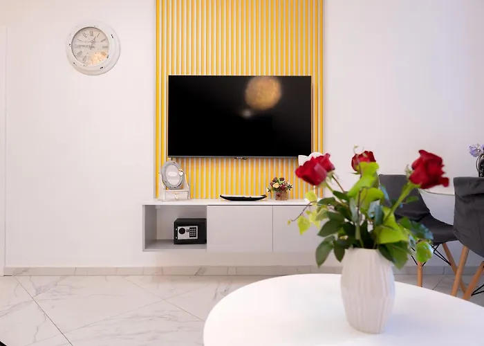 Capitis In The Centre - Private Pool & Balcony With Spectacular View-no Pool Apartment *