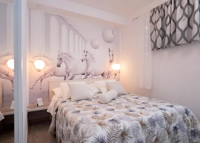 Apartment Capitis In The Centre - Private Pool & Balcony With Spectacular View-no Pool Hvar Town