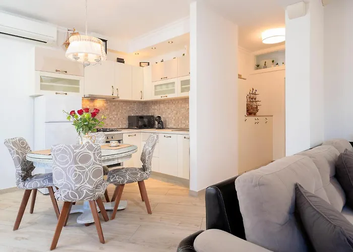 Capitis In The Centre - Private Pool & Balcony With Spectacular View-no Pool * Hvar Town