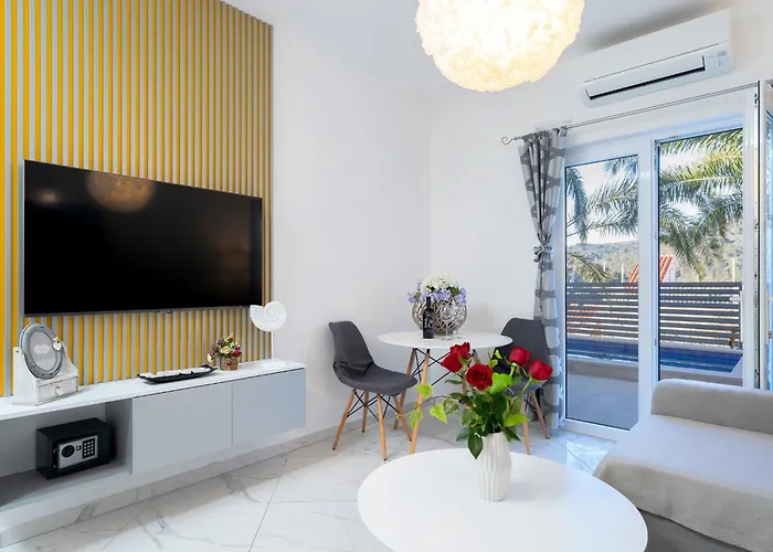 Appartement Capitis In The Centre - Private Pool & Balcony With Spectacular View-no Pool