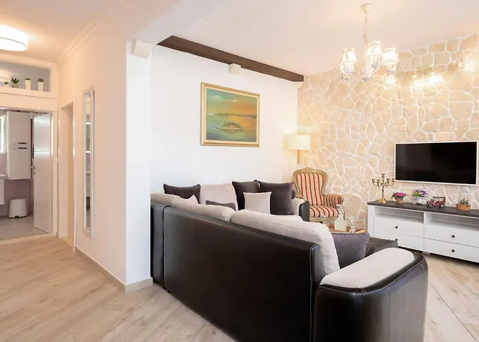 Capitis In The Centre - Private Pool & Balcony With Spectacular View-no Pool Apartment