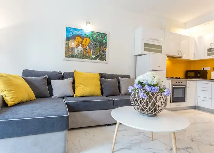 Capitis In The Centre - Private Pool & Balcony With Spectacular View-no Pool