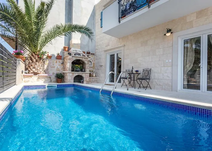 Apartment Capitis In The Centre - Private Pool & Balcony With Spectacular View-no Pool Hvar Town