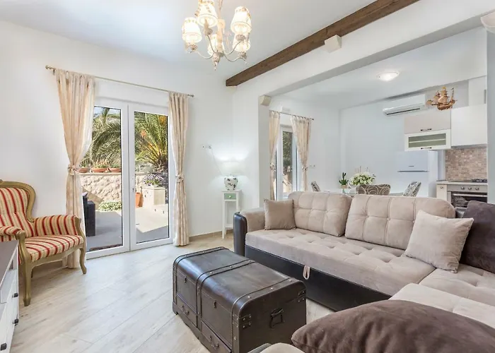 Apartament Capitis In The Centre - Private Pool & Balcony With Spectacular View-no Pool Hvar Town