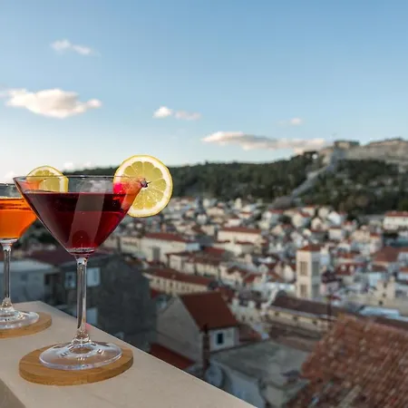 Capitis In The Centre Two Units- With A Private Pool & Balcony With Spectacular View-no Pool Appartamento