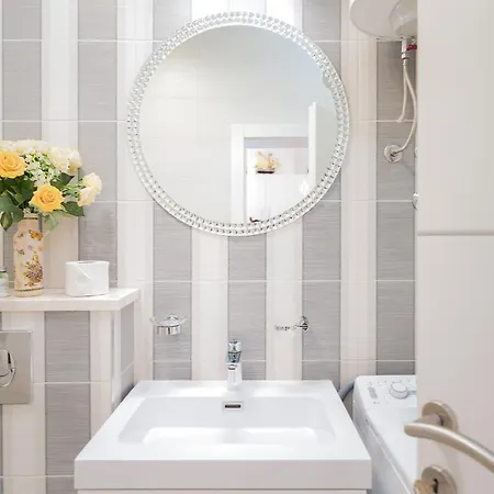 Capitis In The Centre Two Units- With A Private Pool & Balcony With Spectacular View-no Pool Appartamento