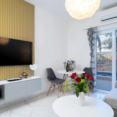 Appartamento Capitis In The Centre Two Units- With A Private Pool & Balcony With Spectacular View-no Pool