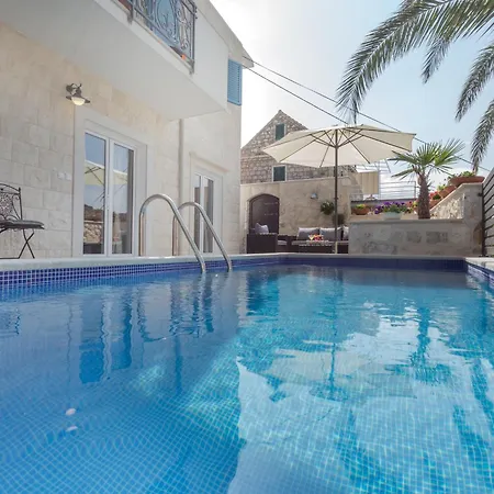 Capitis In The Centre - Private Pool & Balcony With Spectacular View-no Pool Apartman *