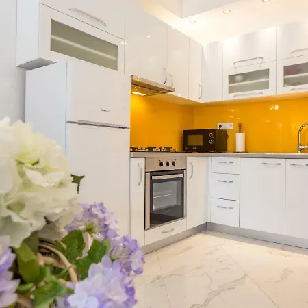 Capitis In The Centre Two Units- With A Private Pool & Balcony With Spectacular View-no Pool * Hvar Town