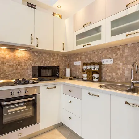 Appartamento Capitis In The Centre Two Units- With A Private Pool & Balcony With Spectacular View-no Pool *