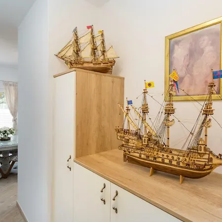 Apartman Capitis In The Centre - Private Pool & Balcony With Spectacular View-no Pool